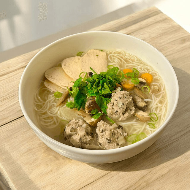 Bún gà mọc – soupe maison parfumée